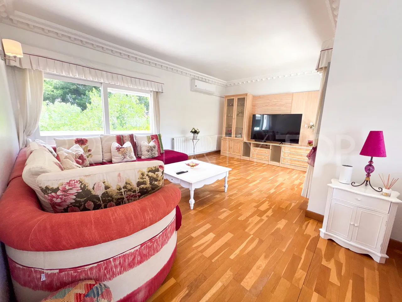 Villa a la venta de 7 dormitorios en Villamartin