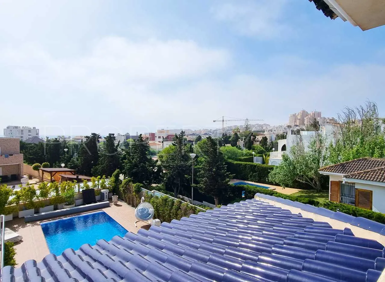 Se vende villa de 5 dormitorios en La Mata