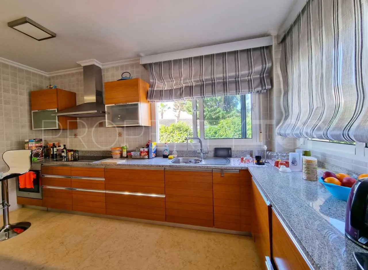 Se vende villa de 5 dormitorios en La Mata