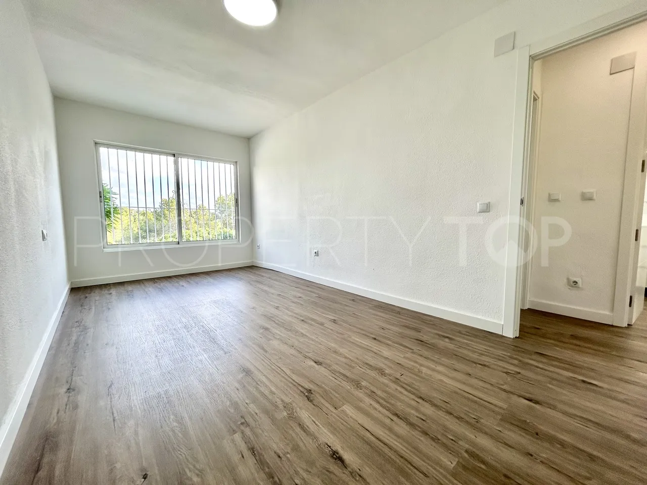 Apartamento de 2 dormitorios en venta en Rioja