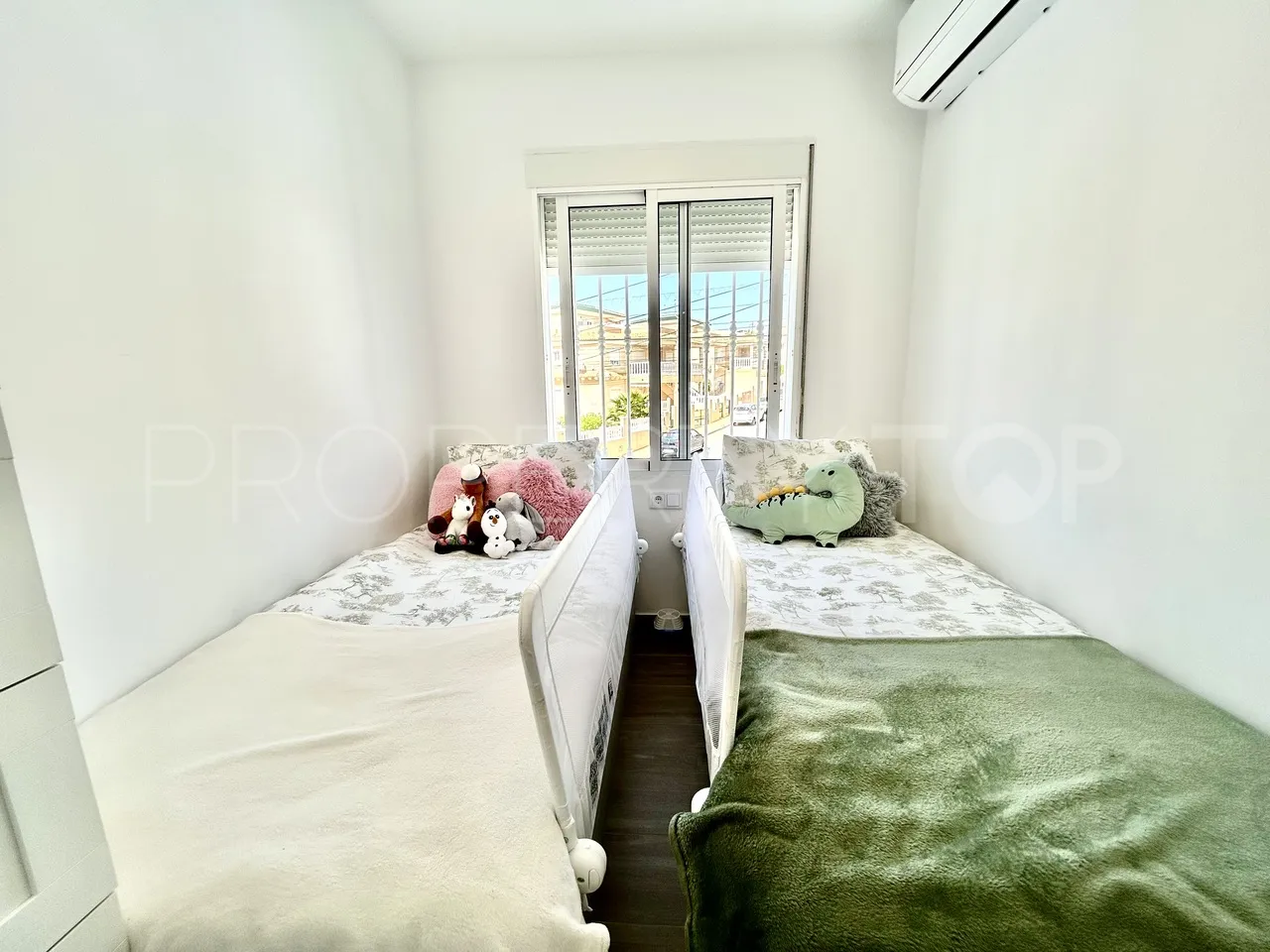 For sale Rioja villa with 5 bedrooms