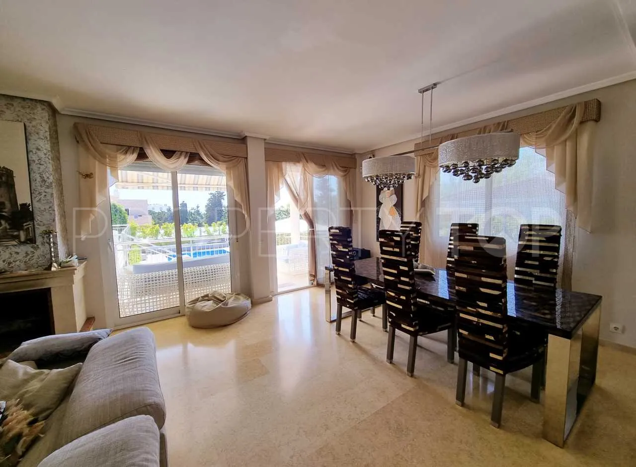 Se vende villa de 5 dormitorios en La Mata