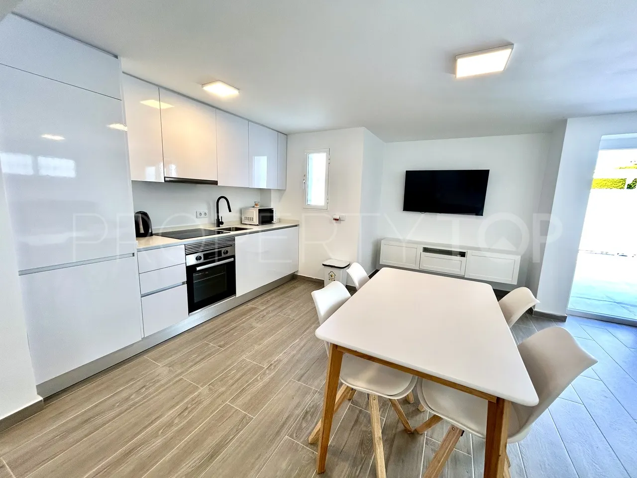 For sale Rioja villa with 5 bedrooms