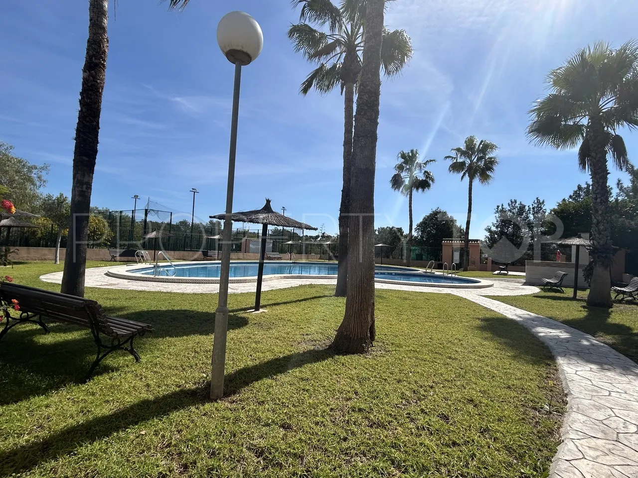 Buy 2 bedrooms apartment in Los Altos de Marbella