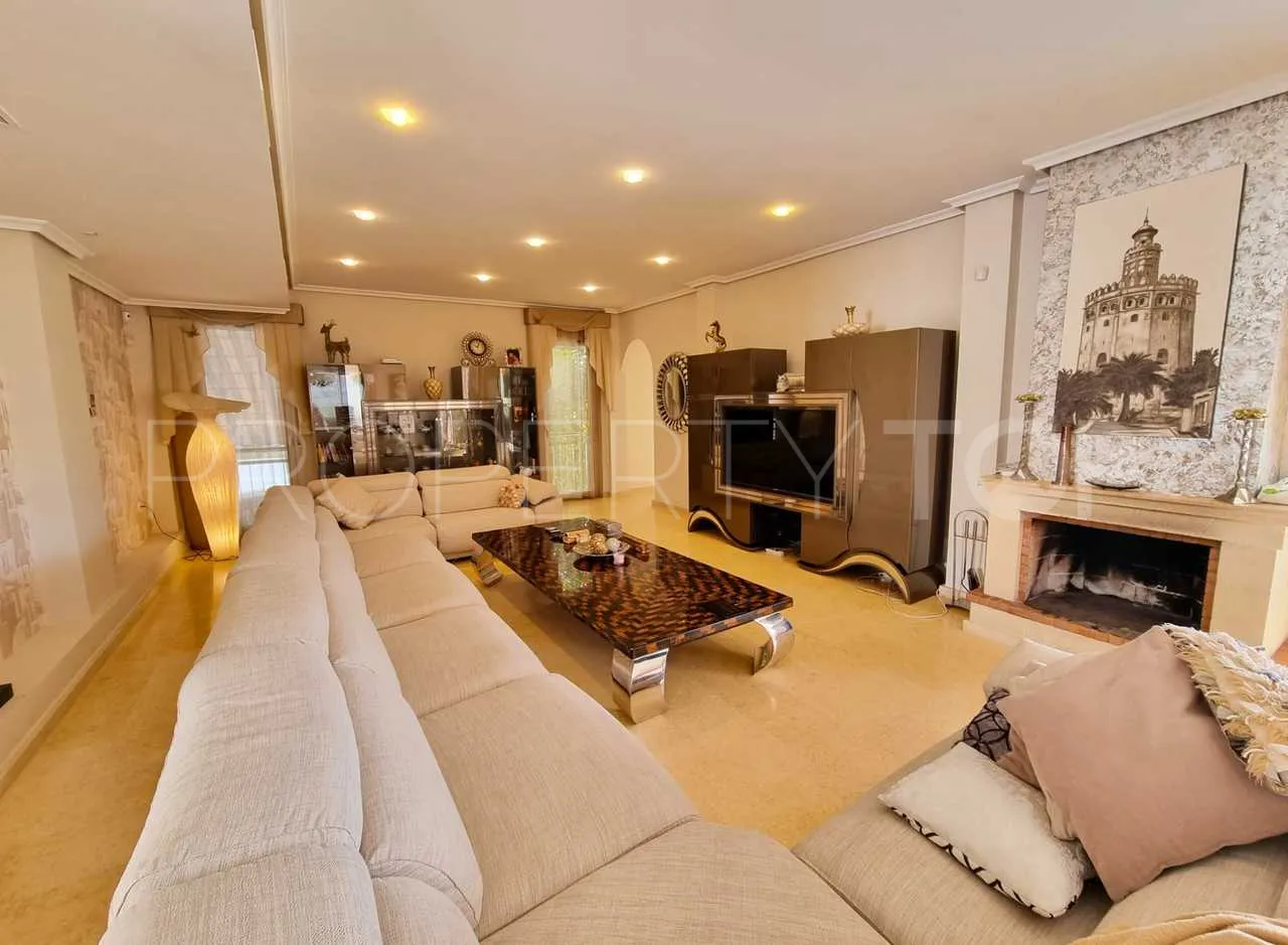 Se vende villa de 5 dormitorios en La Mata