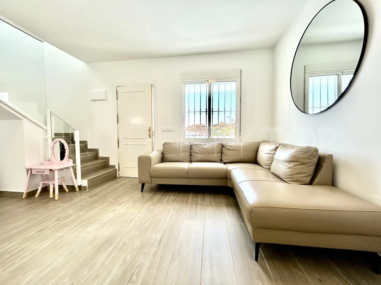 For sale Rioja villa with 5 bedrooms