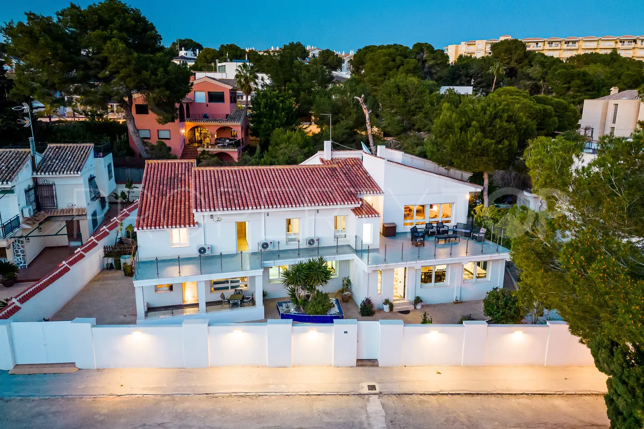 Villa a la venta de 7 dormitorios en Villamartin