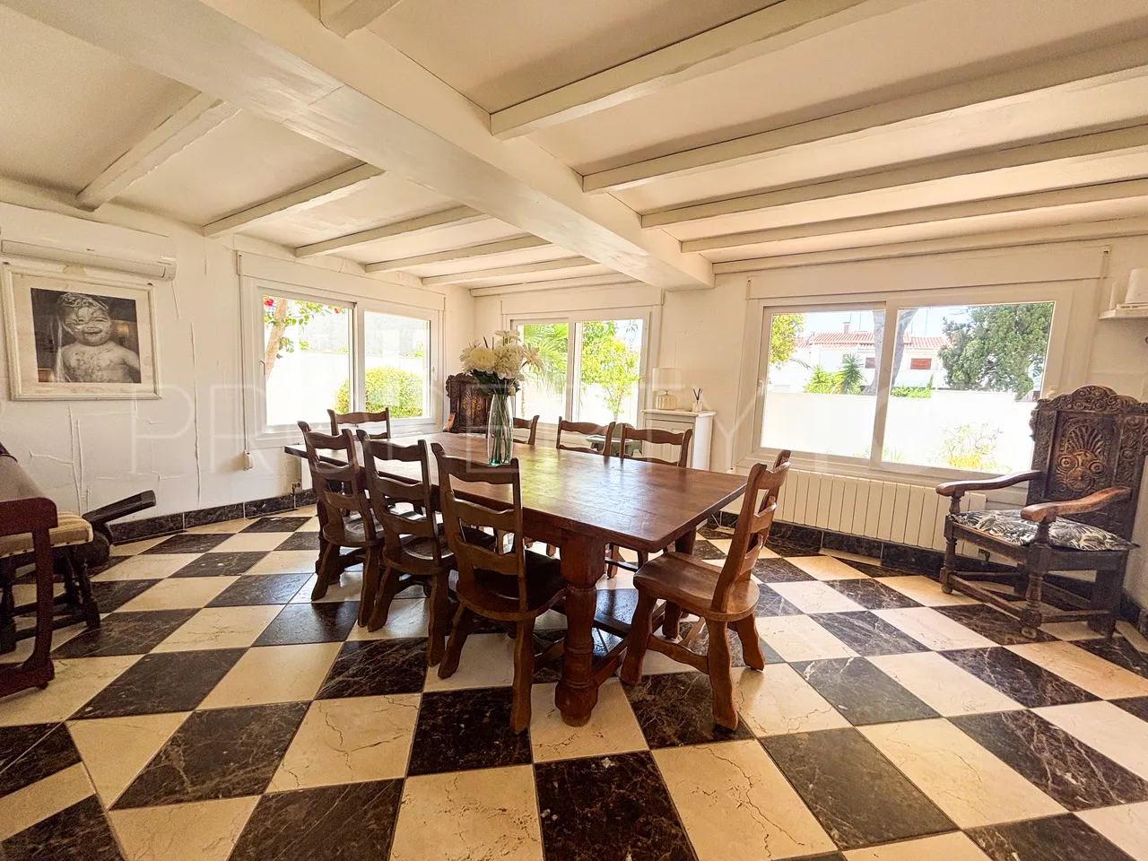 Villa a la venta de 7 dormitorios en Villamartin