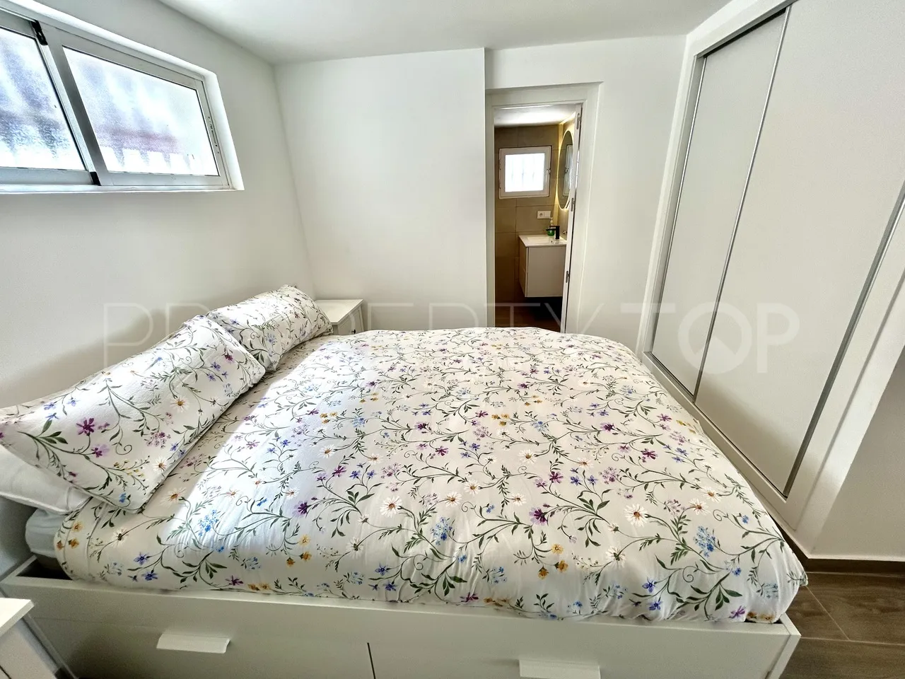 For sale Rioja villa with 5 bedrooms