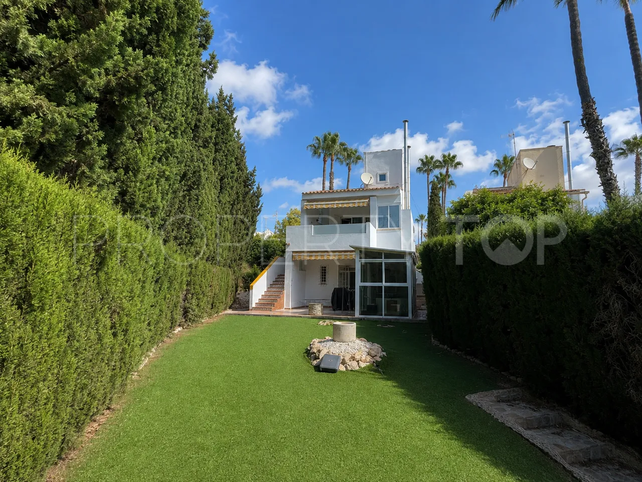 Comprar villa con 3 dormitorios en Rioja