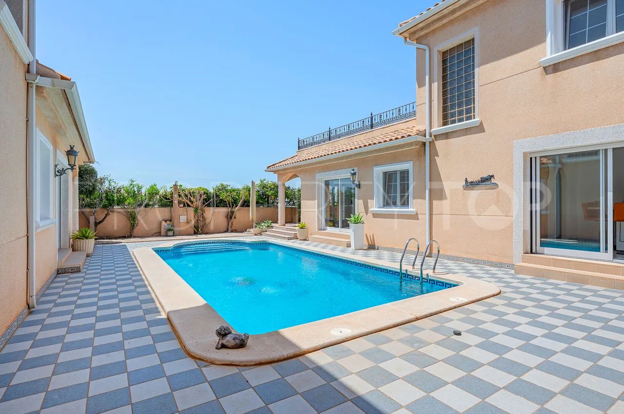 7 bedrooms villa in Torre de la Horadada for sale