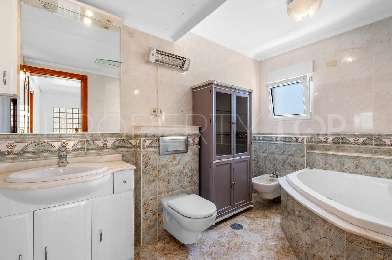7 bedrooms villa in Torre de la Horadada for sale