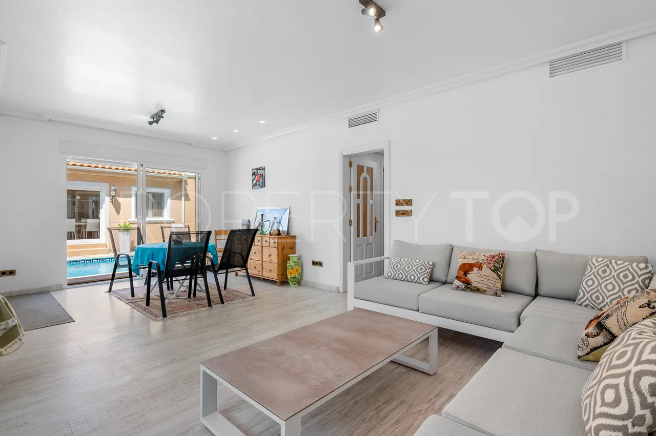 7 bedrooms villa in Torre de la Horadada for sale
