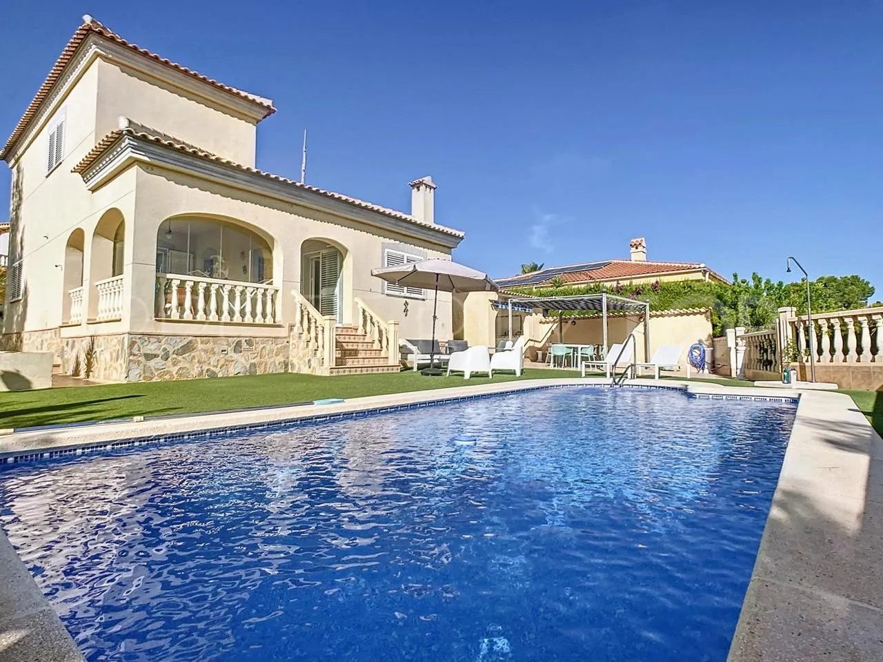 For sale villa in Pilar de la Horadada with 3 bedrooms