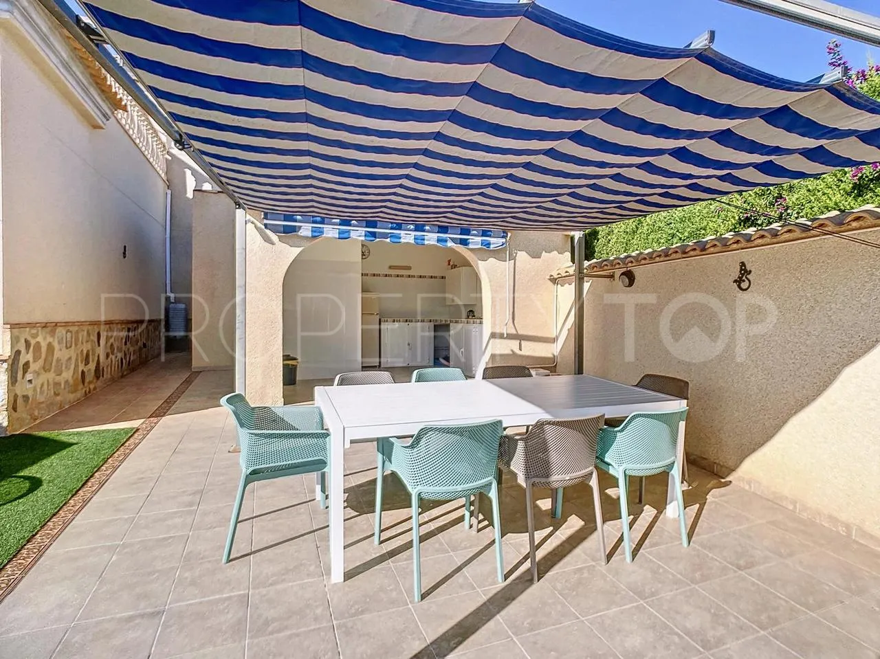 For sale villa in Pilar de la Horadada with 3 bedrooms