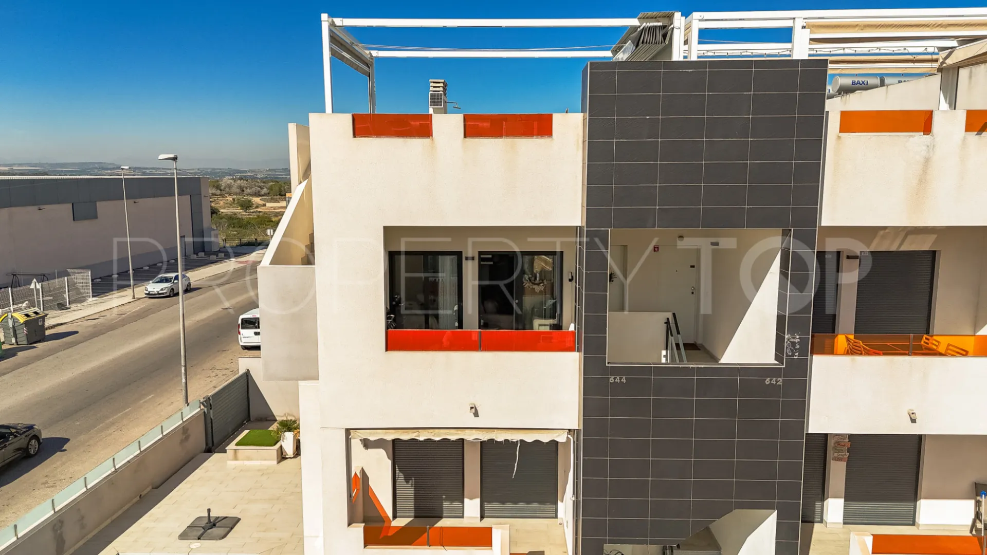 Buy apartment in Los Altos de Marbella