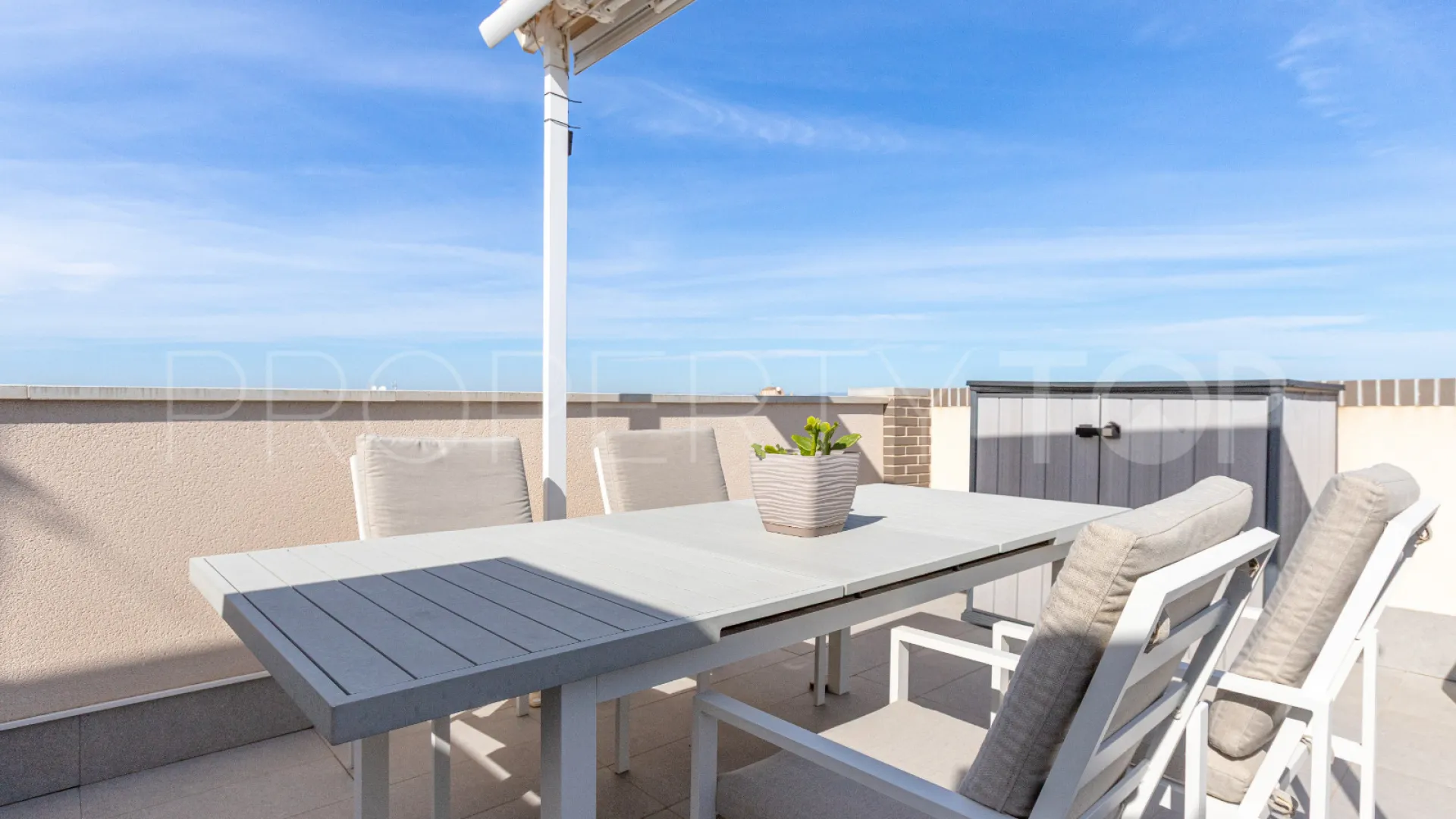 Buy apartment in Los Altos de Marbella