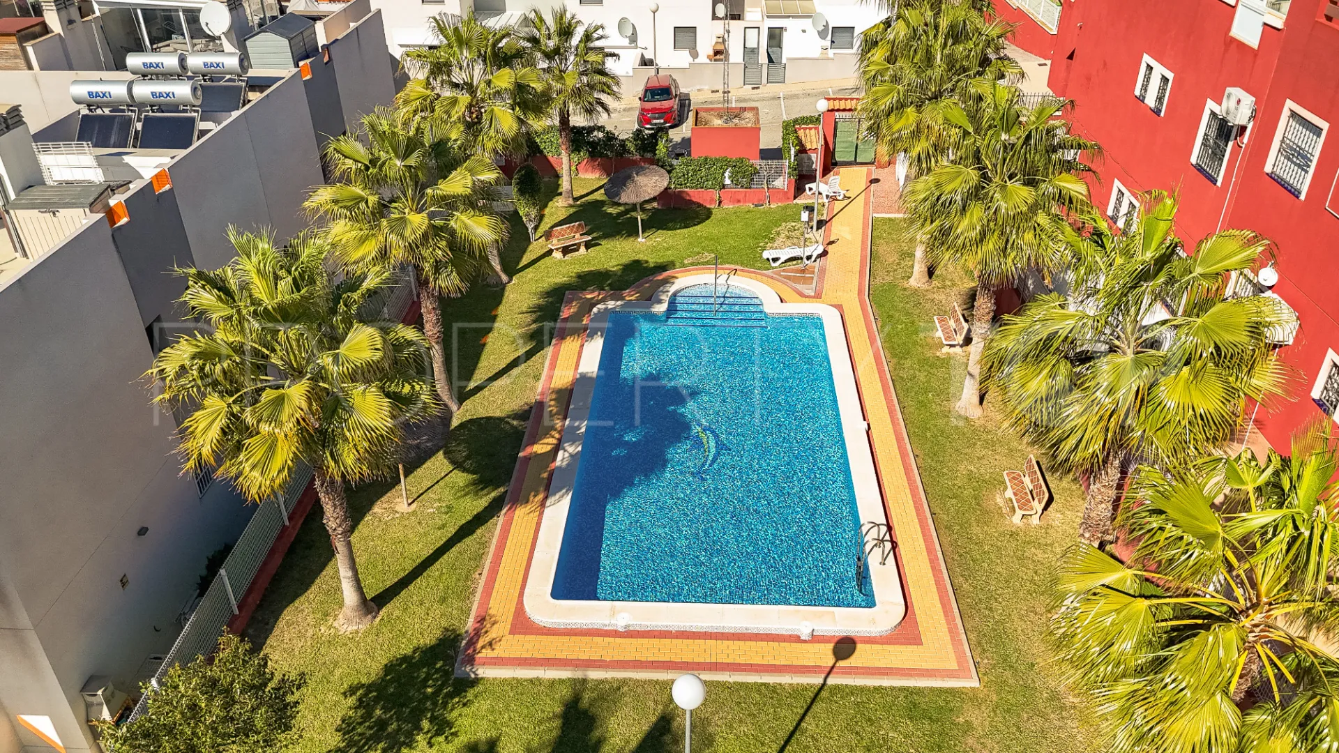 Buy apartment in Los Altos de Marbella