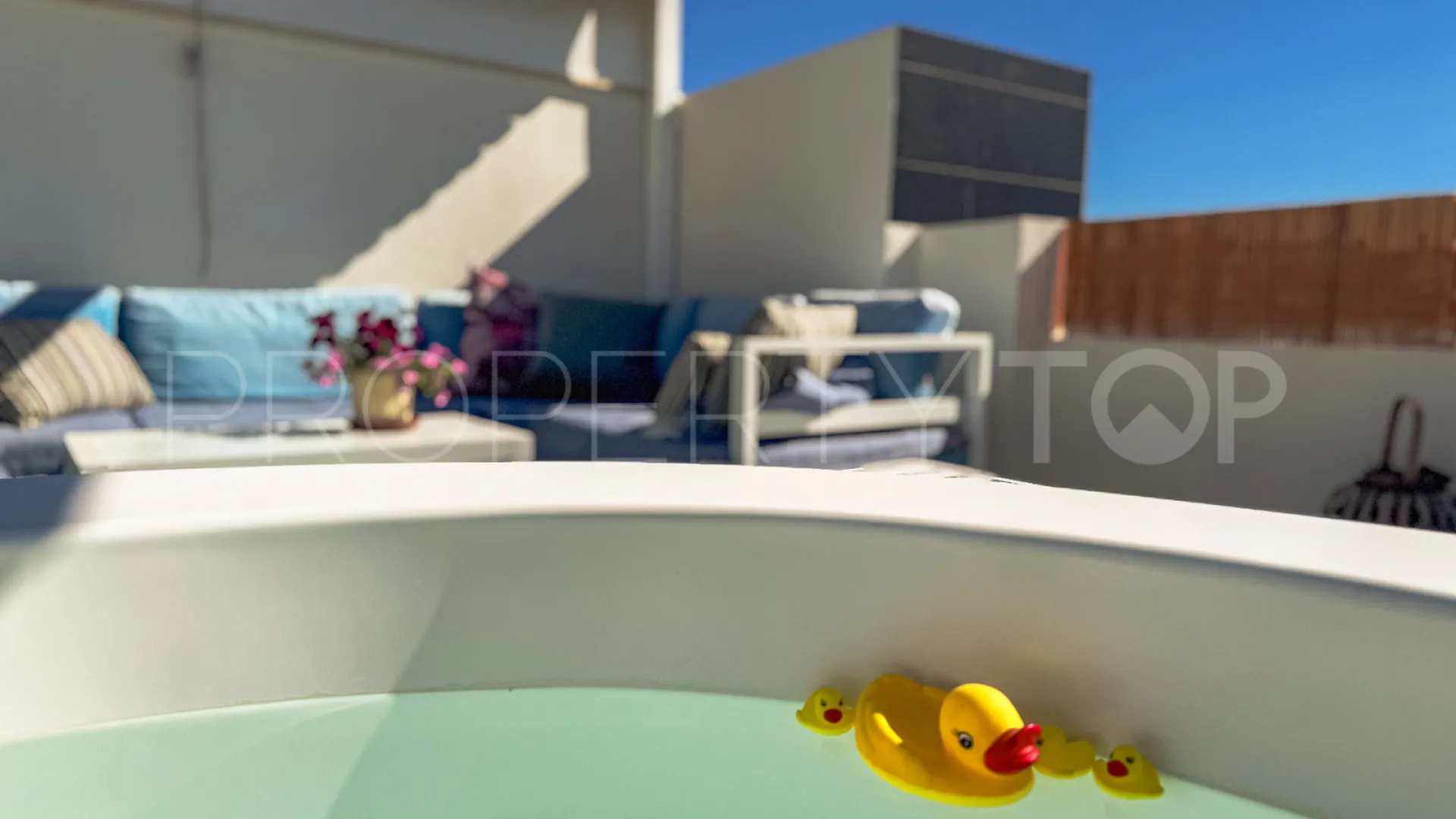 Buy apartment in Los Altos de Marbella