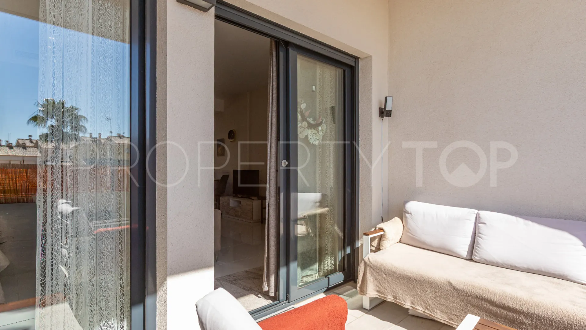 Buy apartment in Los Altos de Marbella