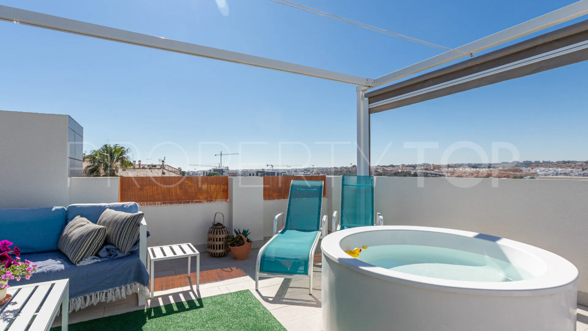Buy apartment in Los Altos de Marbella