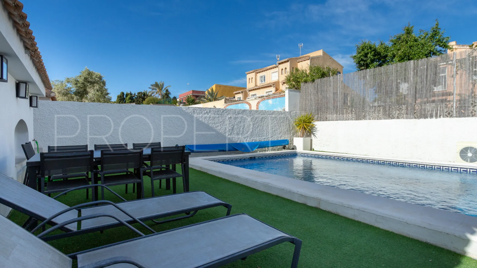 Los Balcones, villa a la venta