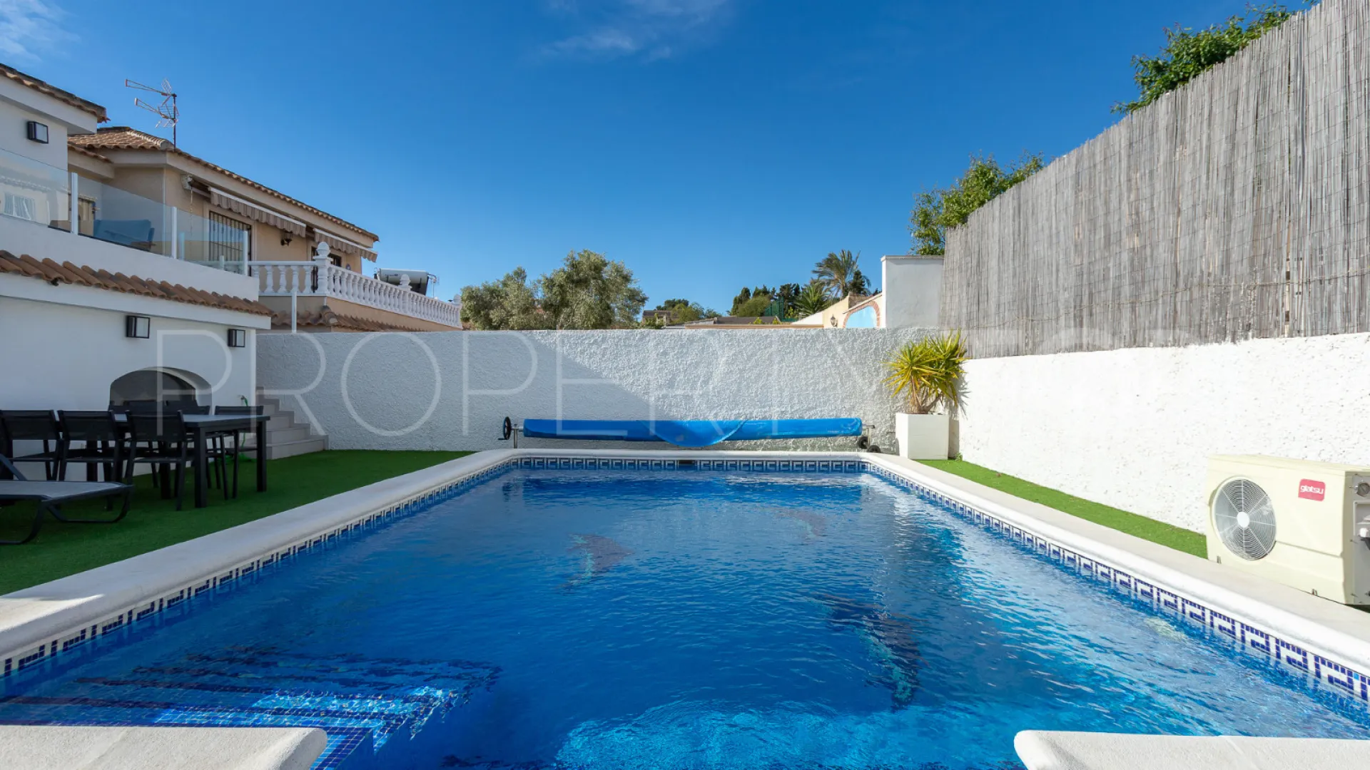 Los Balcones, villa a la venta