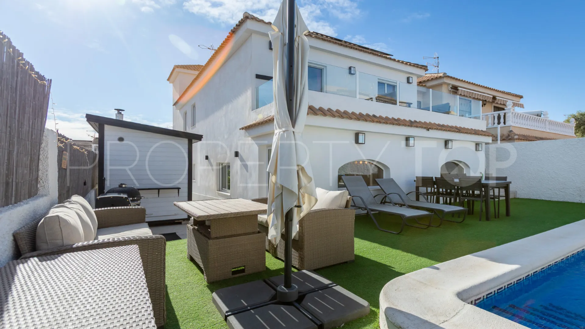Los Balcones, villa a la venta