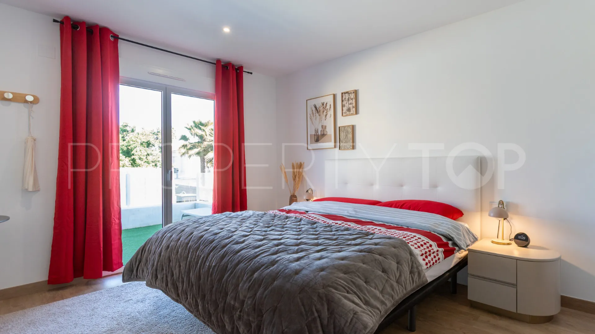 Los Balcones, villa a la venta