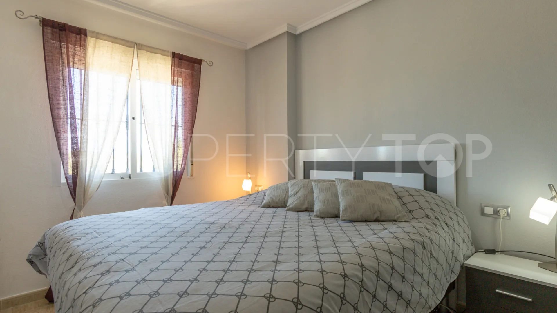 Se vende apartamento de 2 dormitorios en Rioja