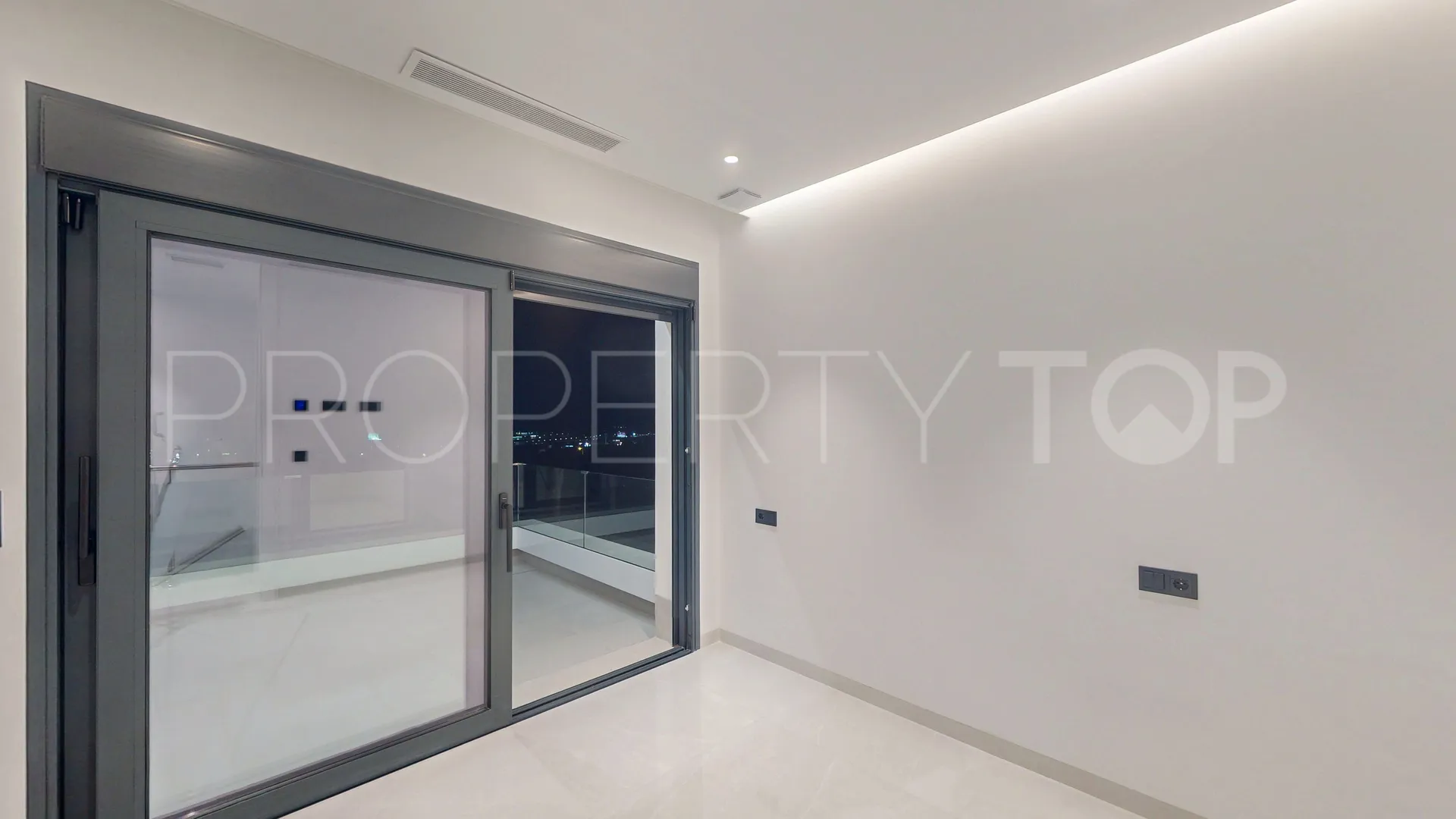 Cala de Finestrat, villa de 3 dormitorios en venta