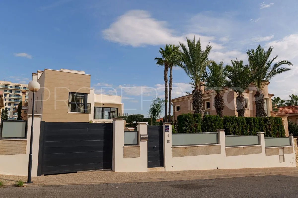 Torrevieja, villa con 3 dormitorios en venta