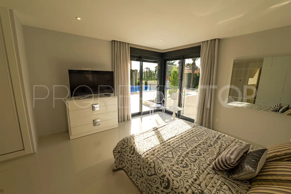 Torrevieja, villa con 3 dormitorios en venta