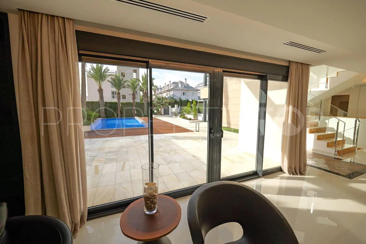 Torrevieja, villa con 3 dormitorios en venta