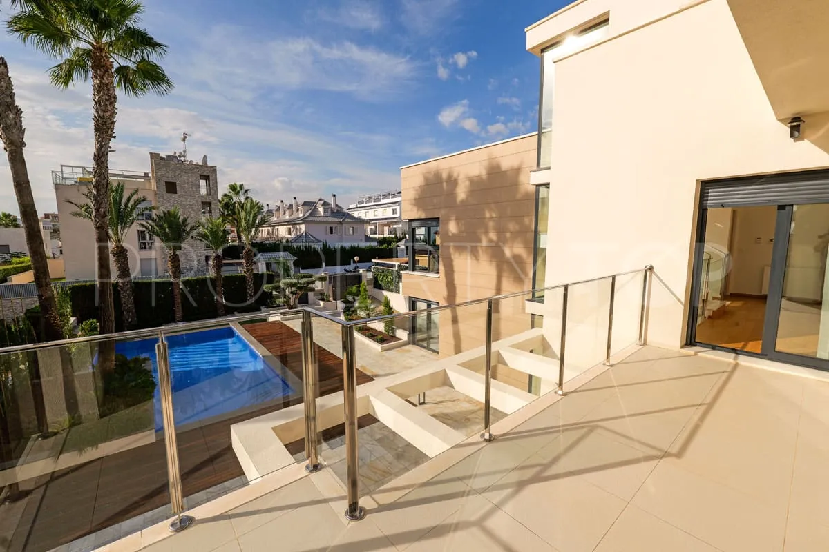 Torrevieja, villa con 3 dormitorios en venta