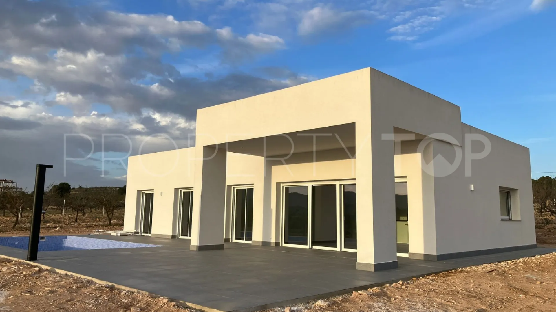 Villa for sale in Pinosol with 3 bedrooms