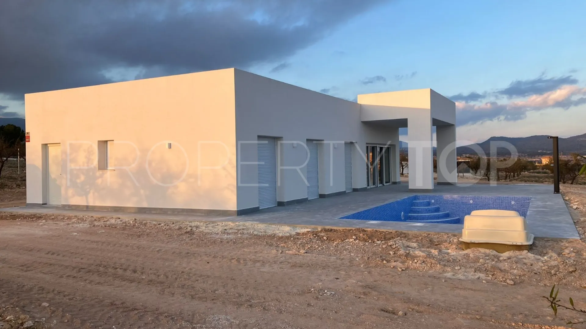 Villa for sale in Pinosol with 3 bedrooms