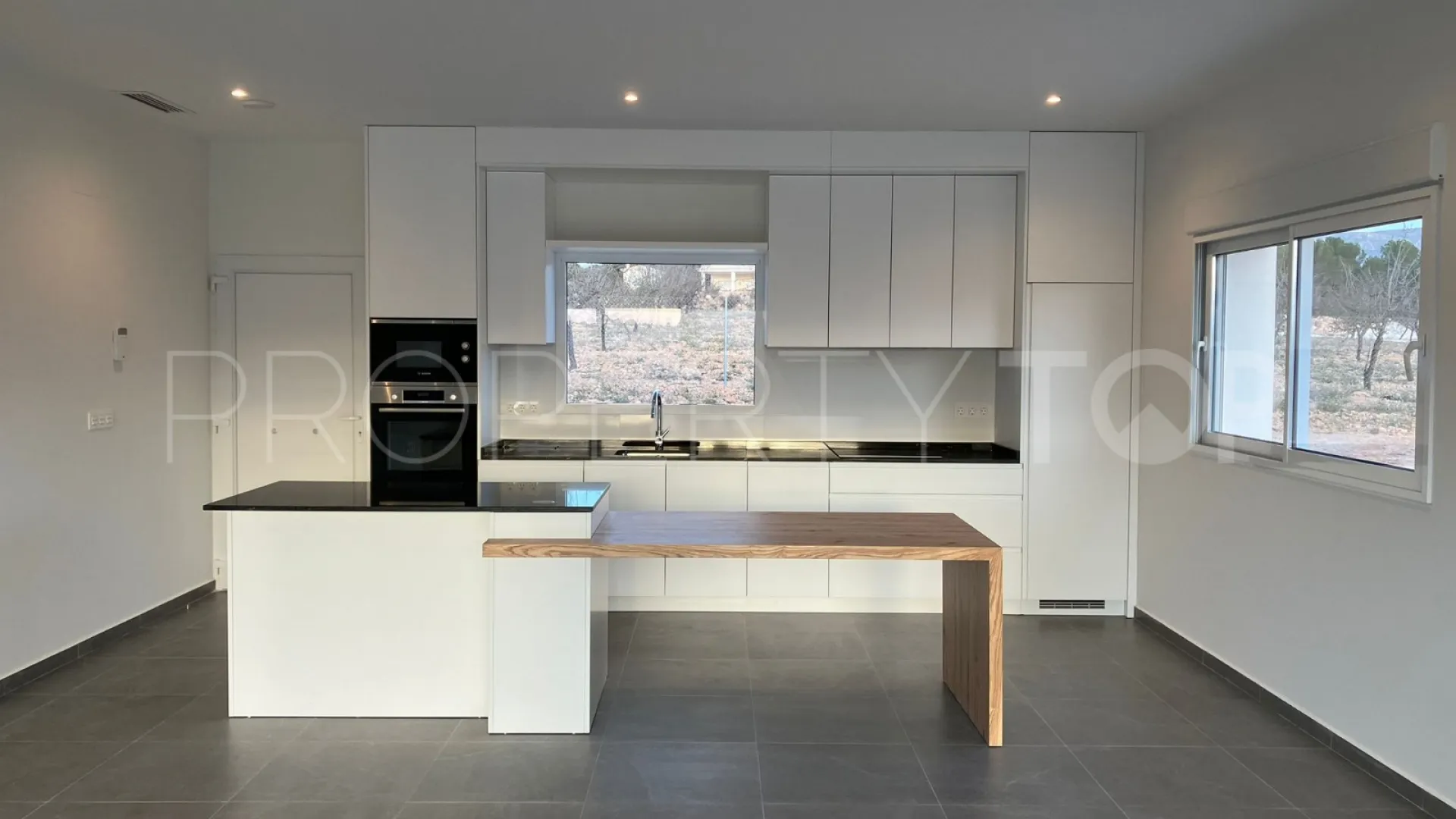 Villa for sale in Pinosol with 3 bedrooms