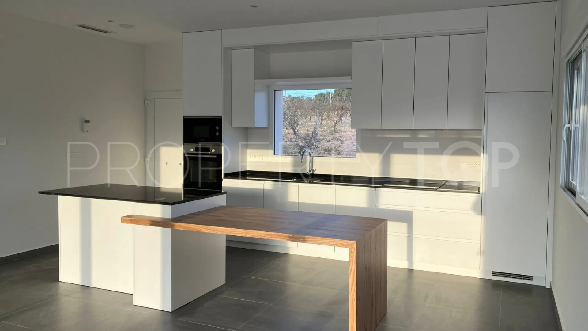 Villa for sale in Pinosol with 3 bedrooms