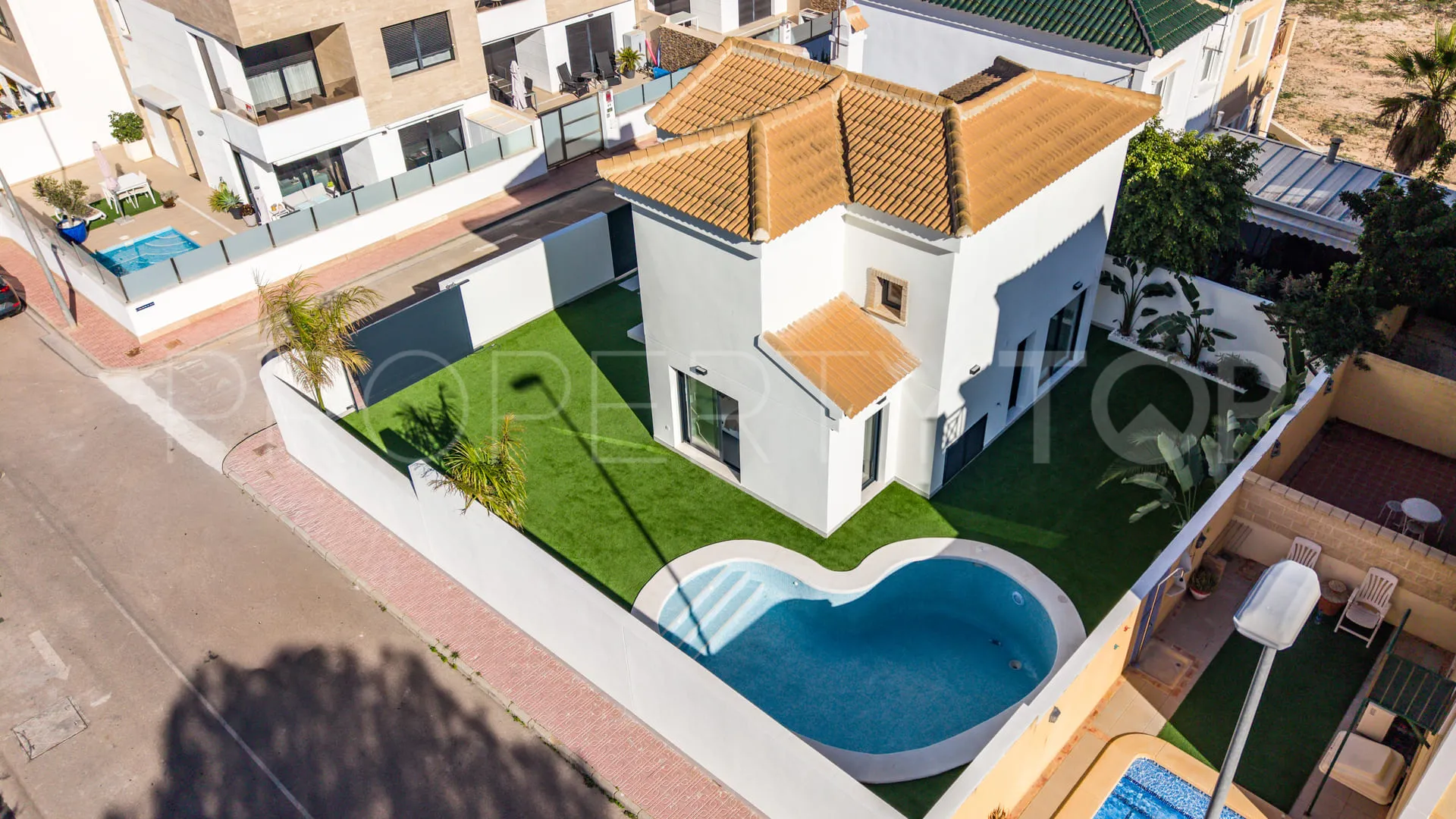 Comprar villa en Rioja con 3 dormitorios