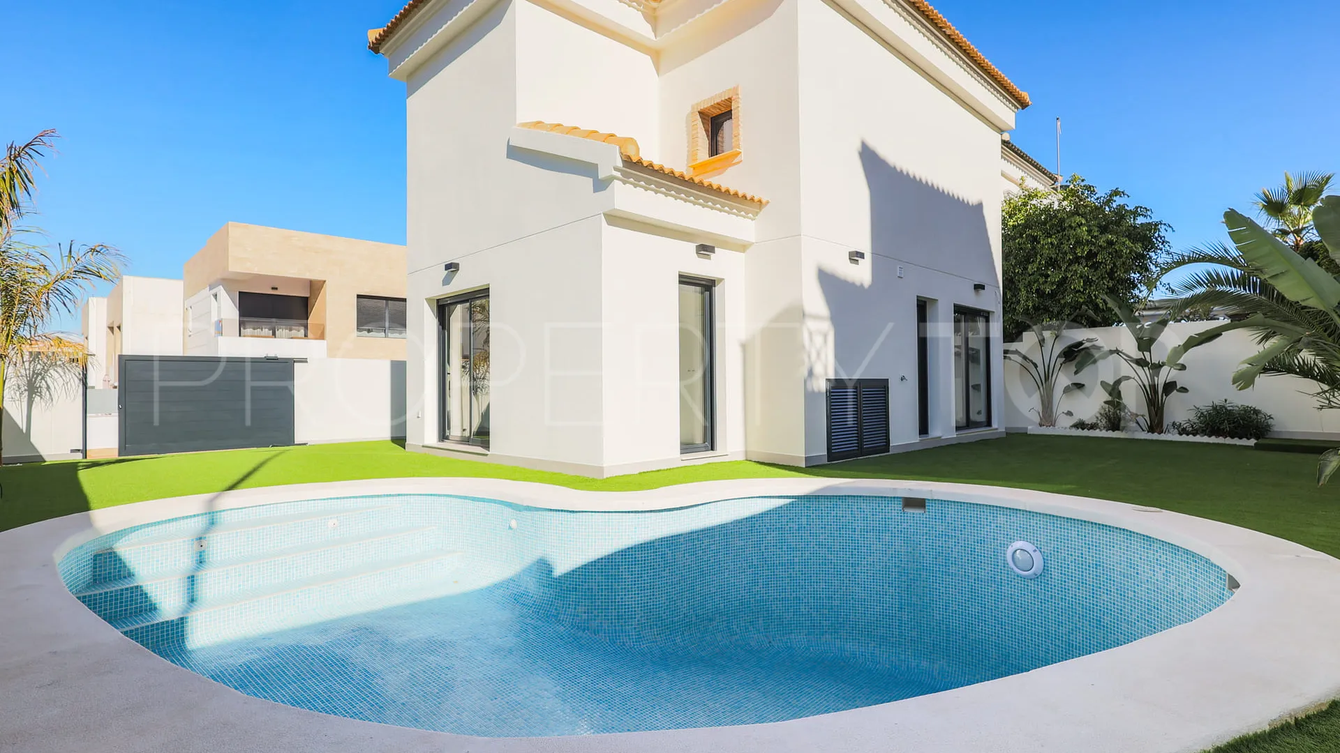 Comprar villa en Rioja con 3 dormitorios