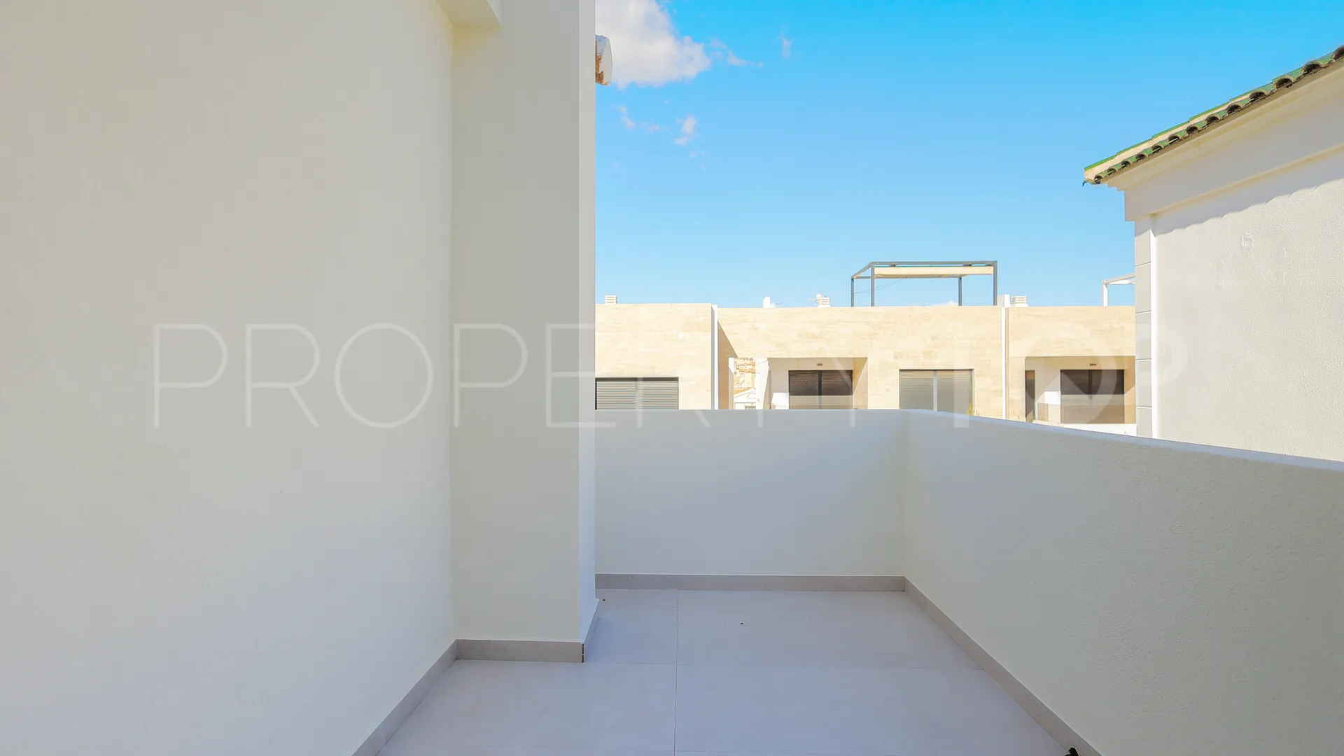 Comprar villa en Rioja con 3 dormitorios