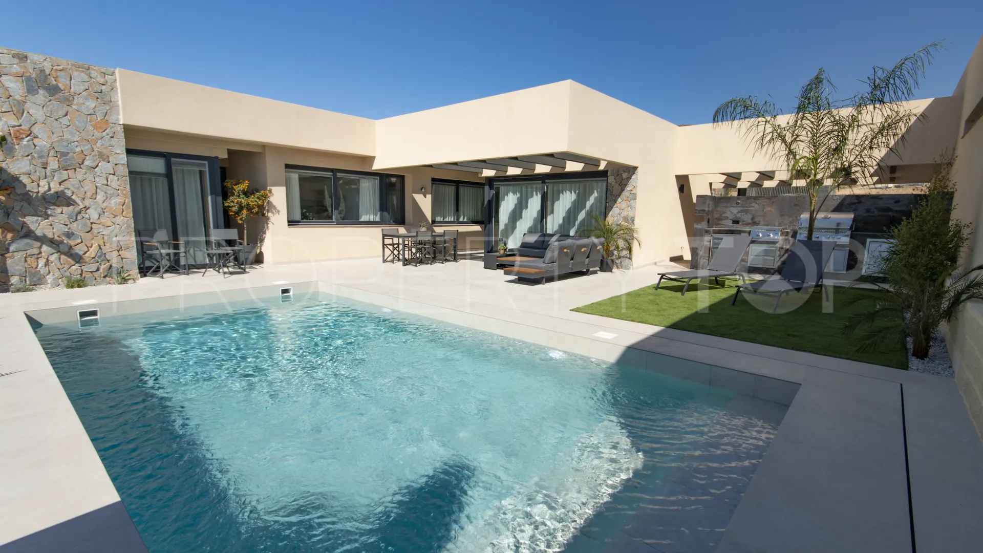 Se vende villa de 3 dormitorios en Murcia