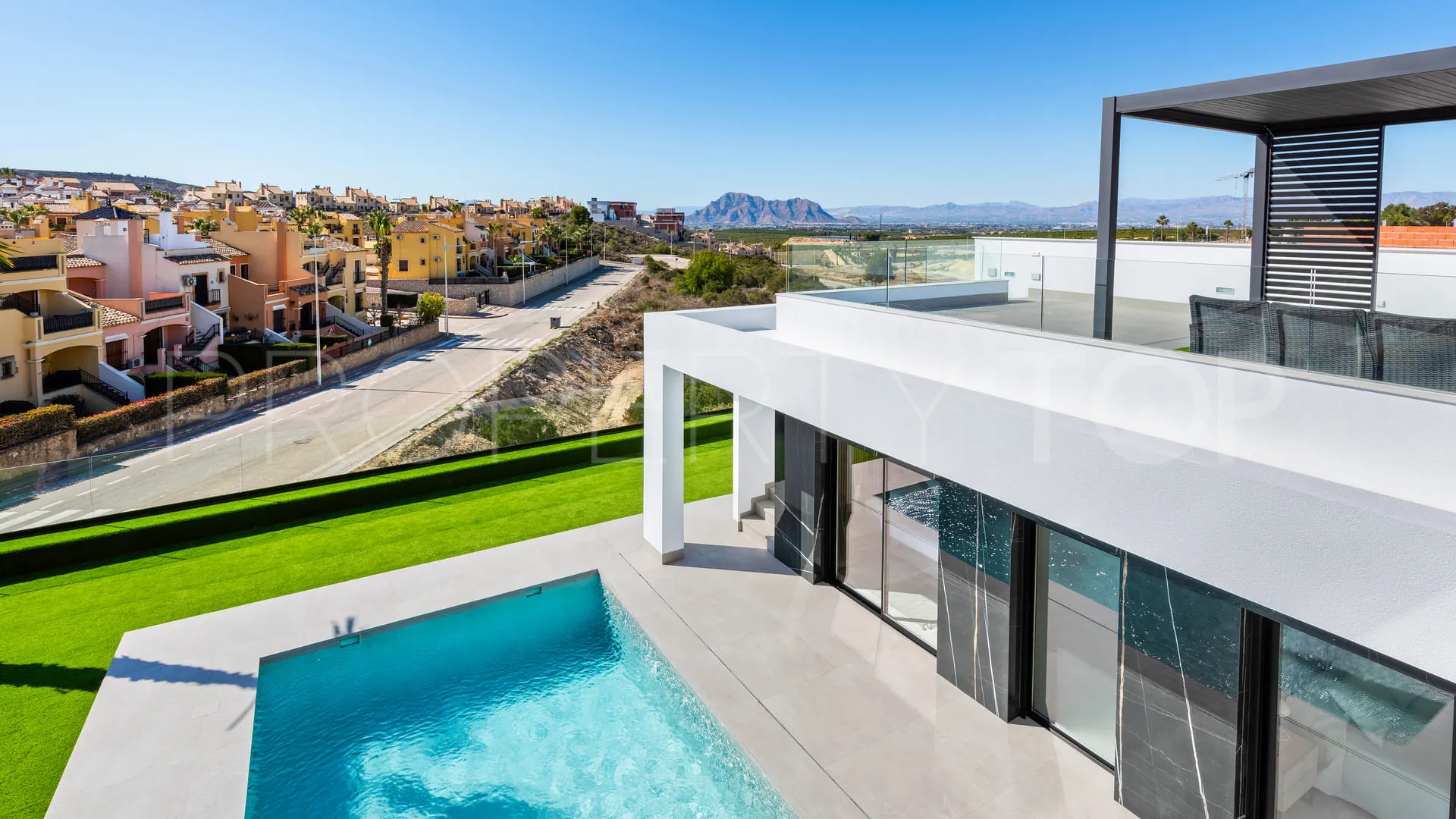 For sale villa in La Finca Golf with 3 bedrooms