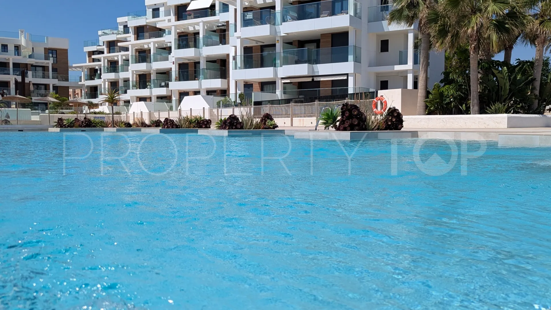 Apartamento de 2 dormitorios en venta en Denia