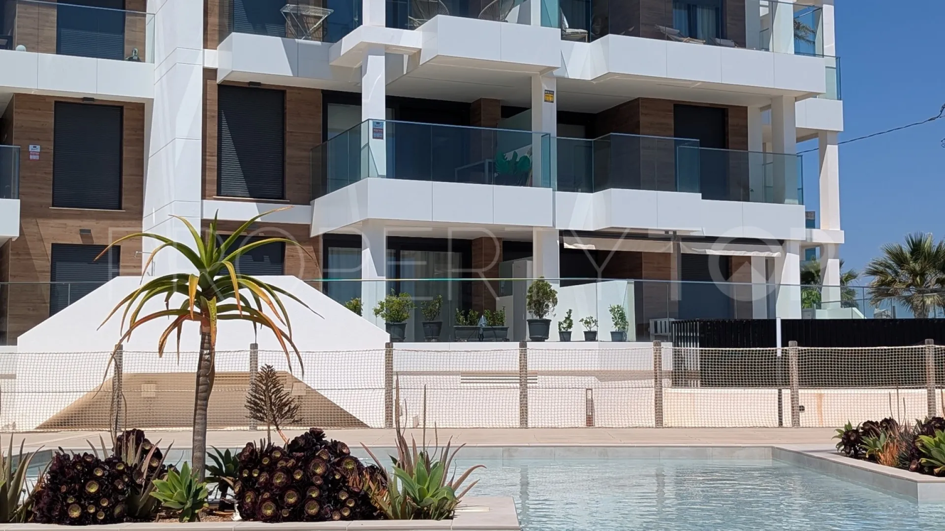 Apartamento de 2 dormitorios en venta en Denia