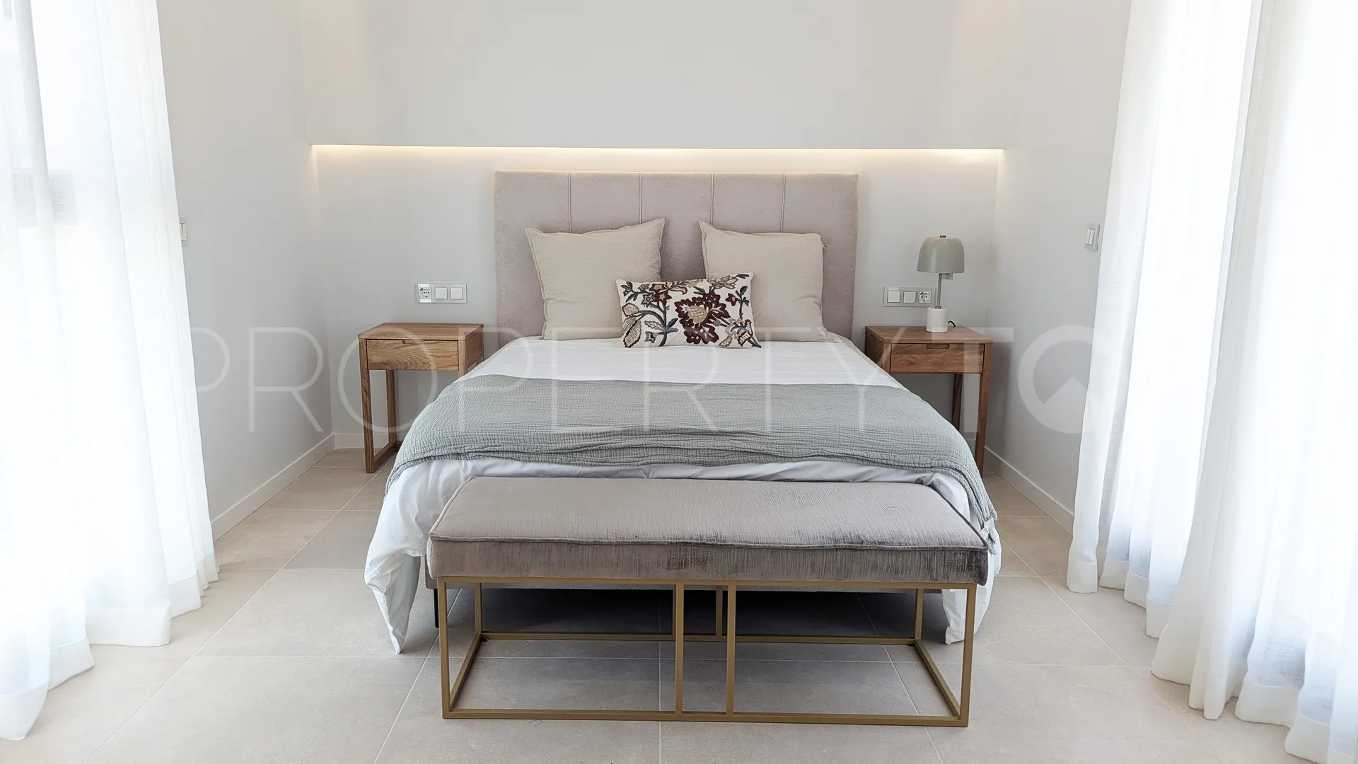 Apartamento de 2 dormitorios en venta en Denia