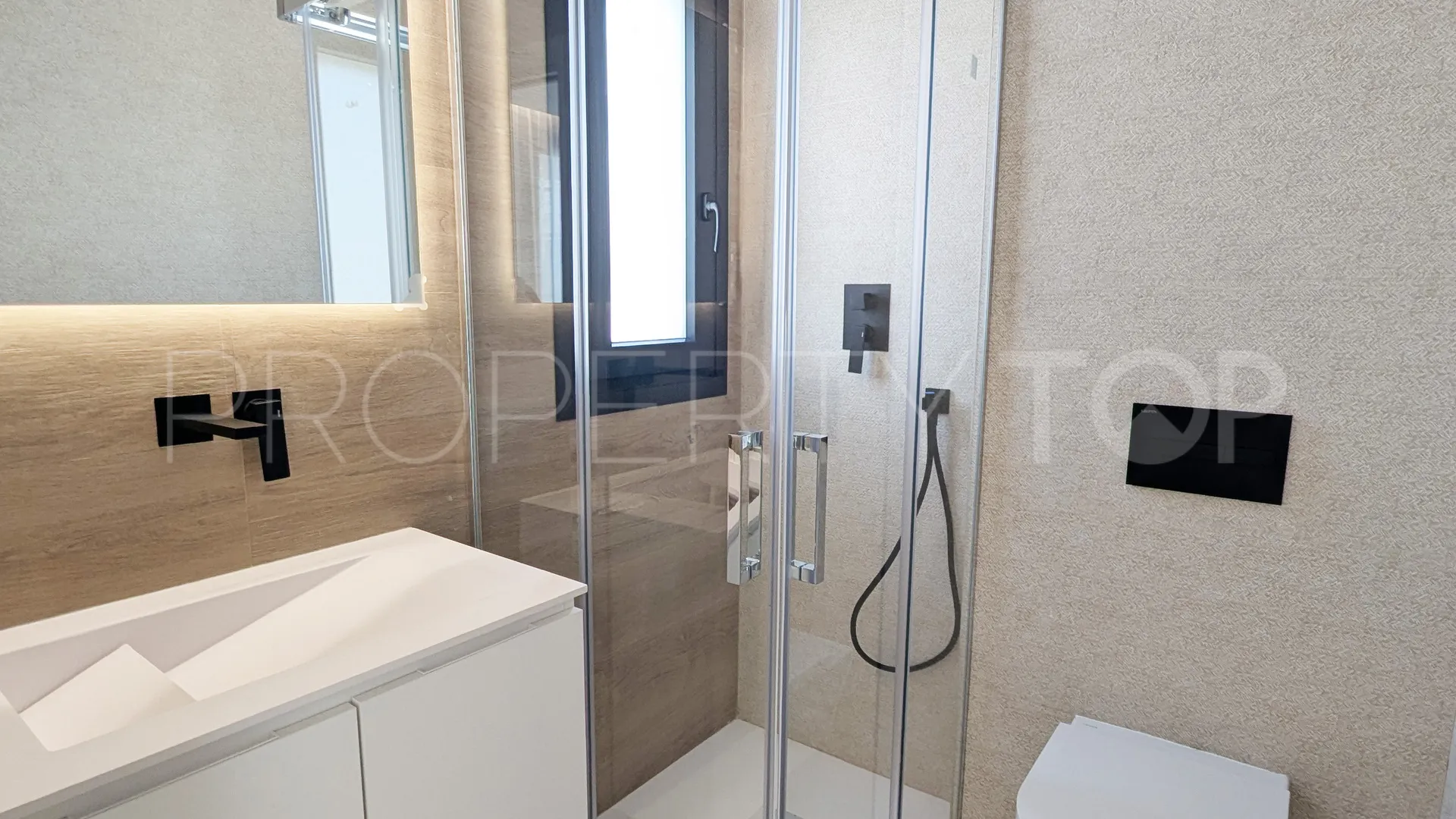 Apartamento de 2 dormitorios en venta en Denia