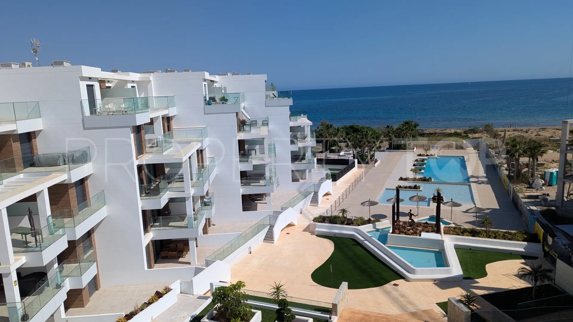 Apartamento de 2 dormitorios en venta en Denia