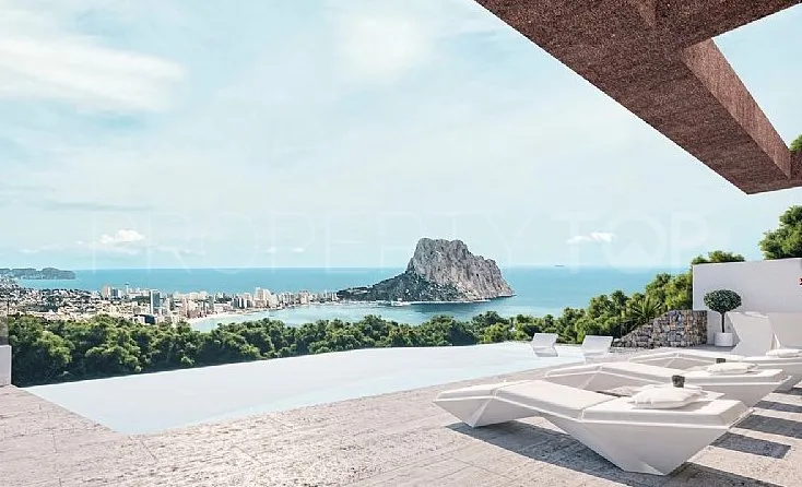Villa con 4 dormitorios a la venta en Calpe